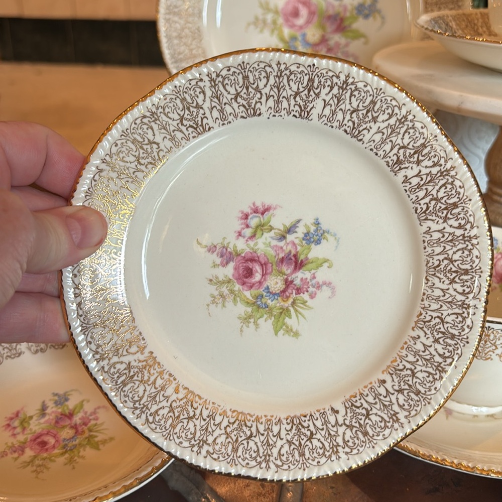 Homer Laughlin-11 Piece set - Picture 5 of 12
